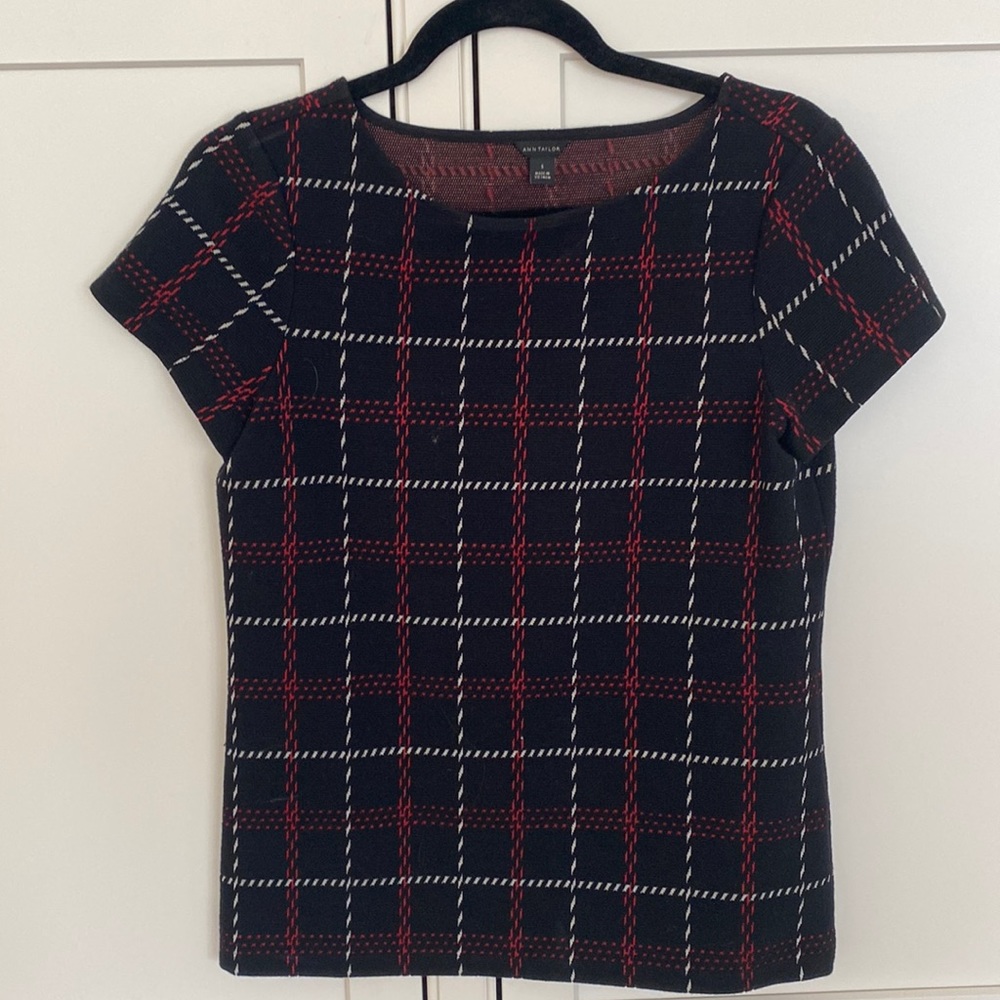 Ann Taylor short sleeve top - small